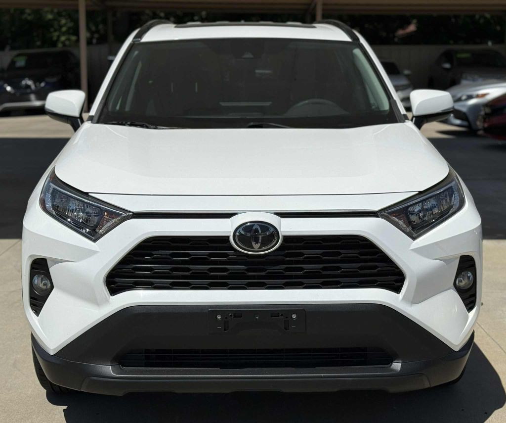 2019 Toyota Rav4 Image 2