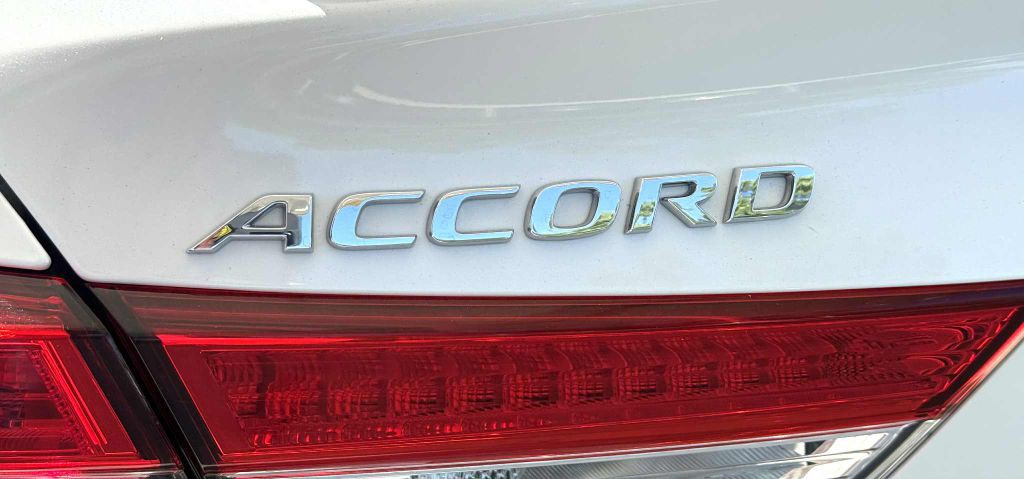 2020 Honda Accord Image 6
