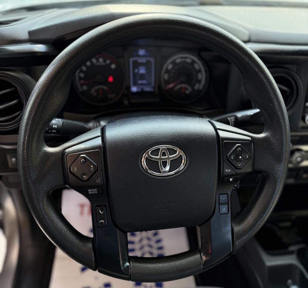 2020 Toyota Tacoma Image 11