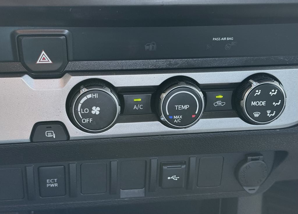 2020 Toyota Tacoma Image 14