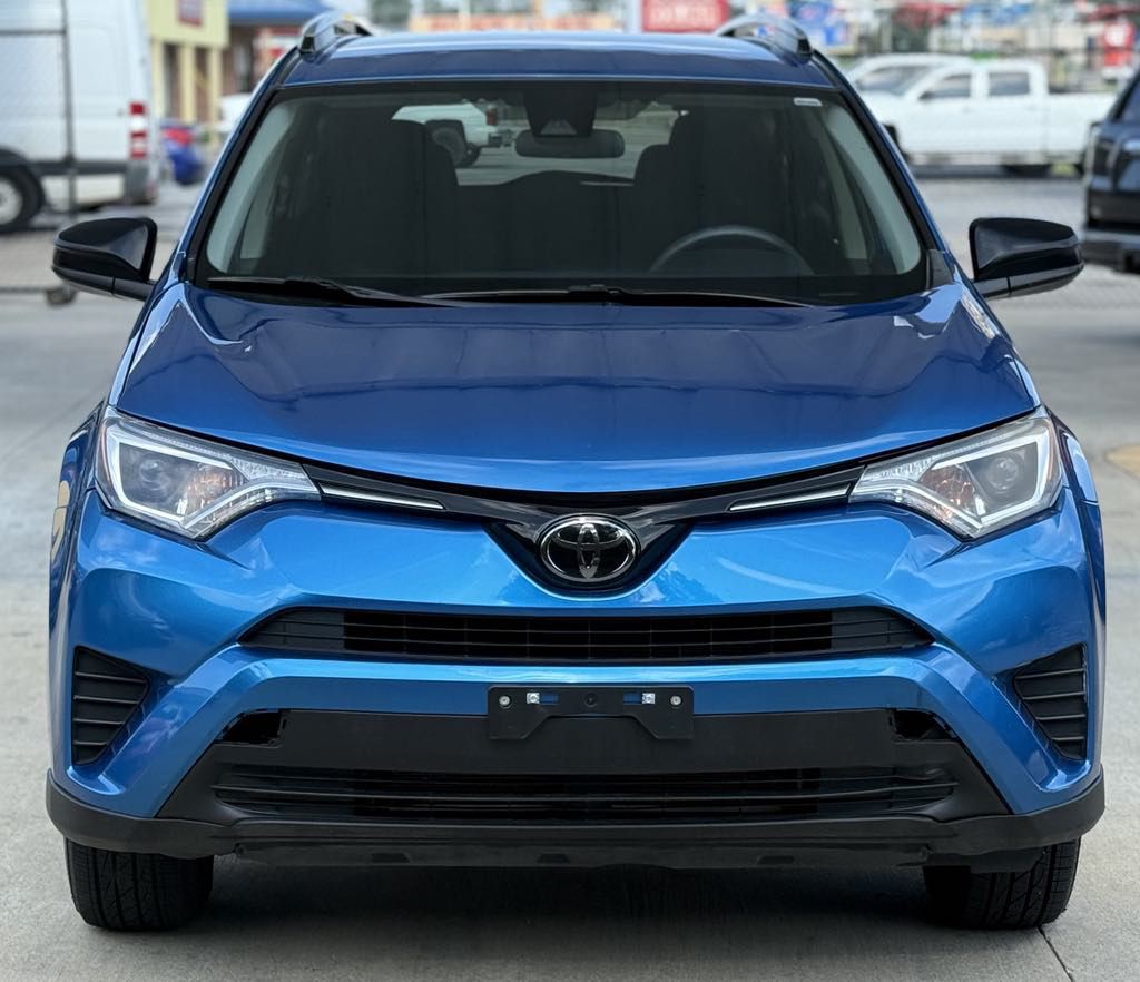 2018 Toyota Rav4 Image 2