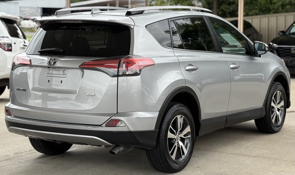 2018 Toyota Rav4 Image 4