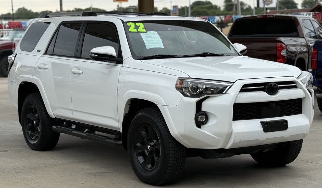 2022 Toyota 4Runner Image 3