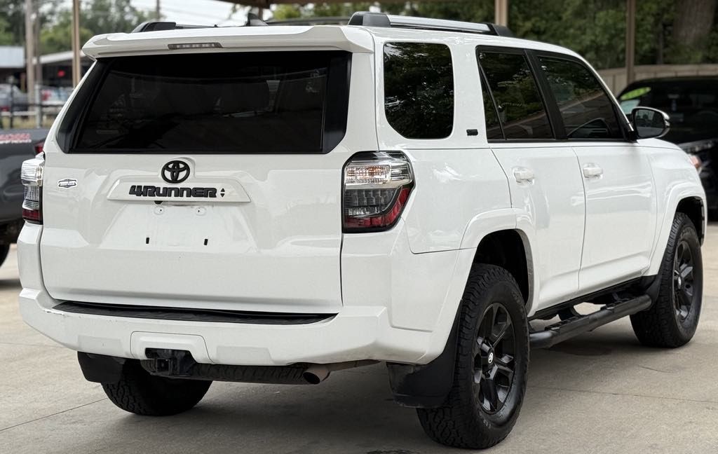 2022 Toyota 4Runner Image 4
