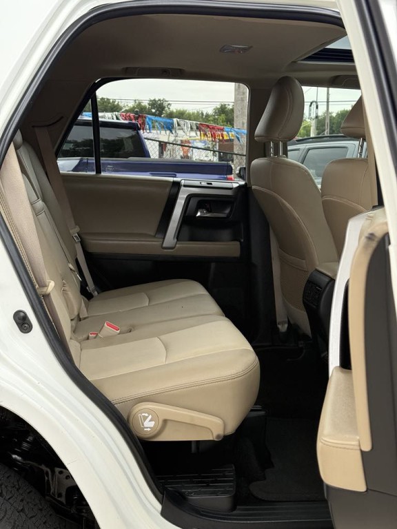 2022 Toyota 4Runner Image 11