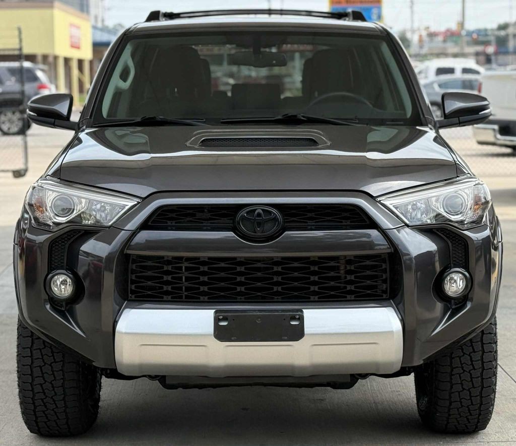2019 Toyota 4Runner Image 2