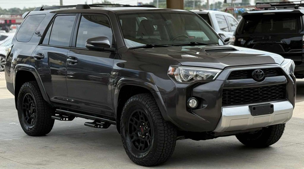 2019 Toyota 4Runner Image 3