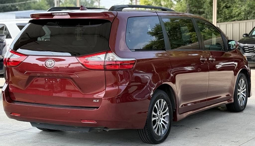 2020 Toyota Sienna Image 4