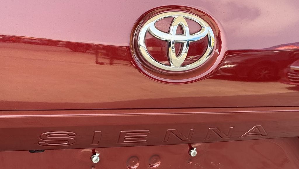 2020 Toyota Sienna Image 7