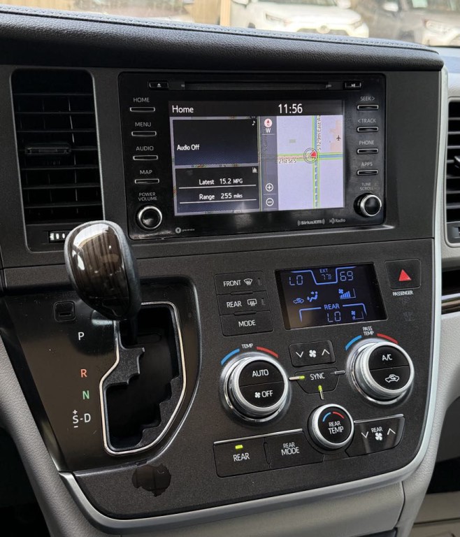 2020 Toyota Sienna Image 17