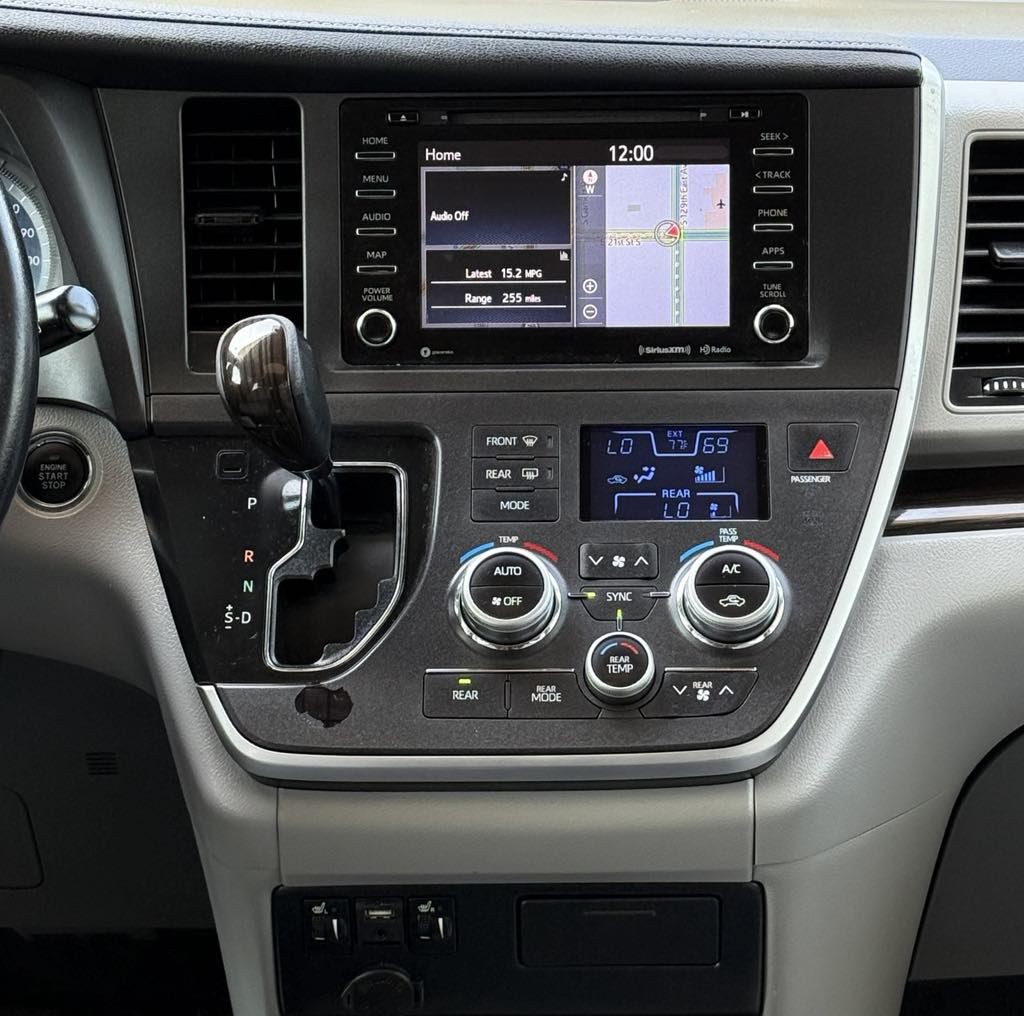 2020 Toyota Sienna Image 21