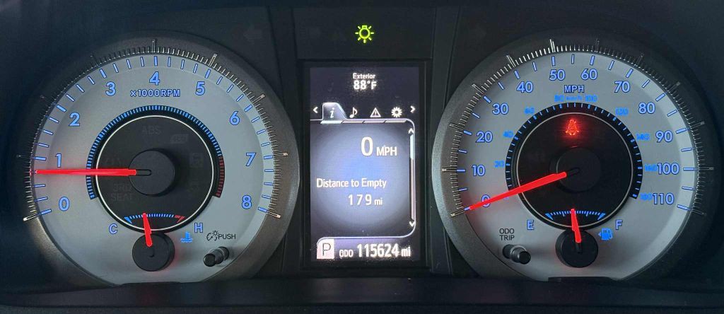 2017 Toyota Sienna Image 9