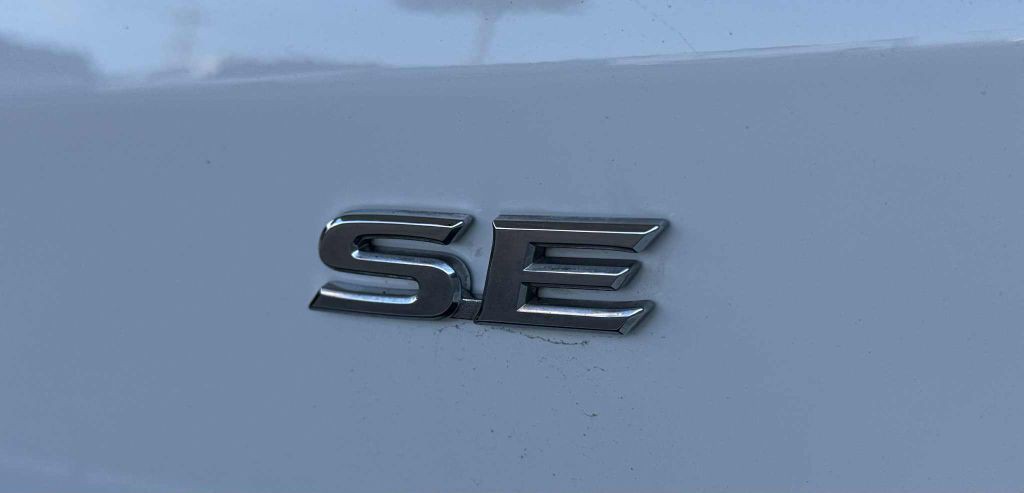 2017 Toyota Sienna Image 16