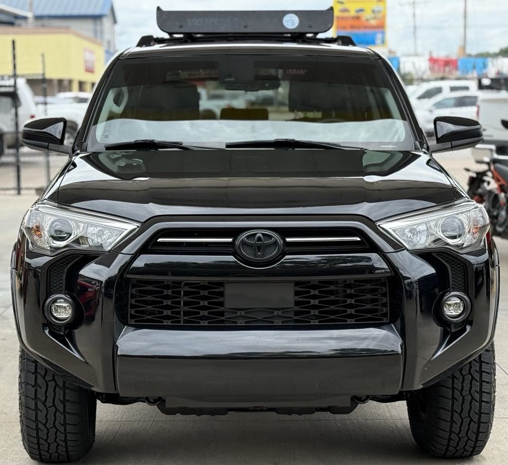 2022 Toyota 4Runner Image 2