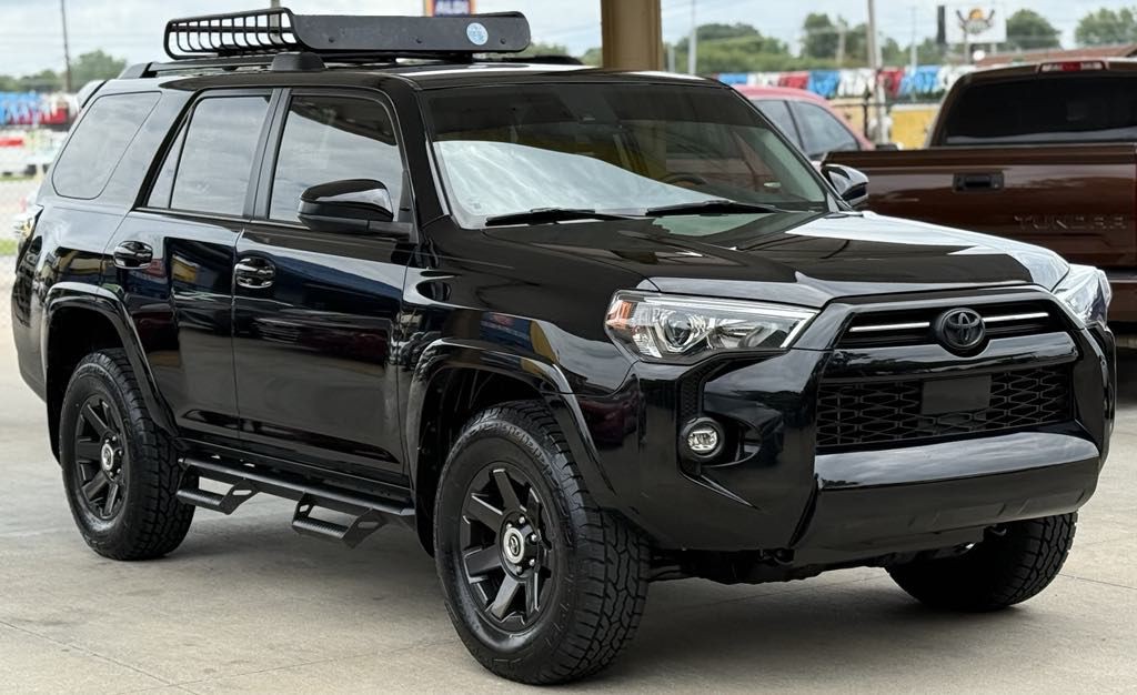 2022 Toyota 4Runner Image 3