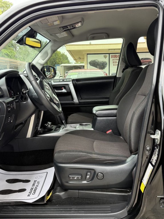 2022 Toyota 4Runner Image 9