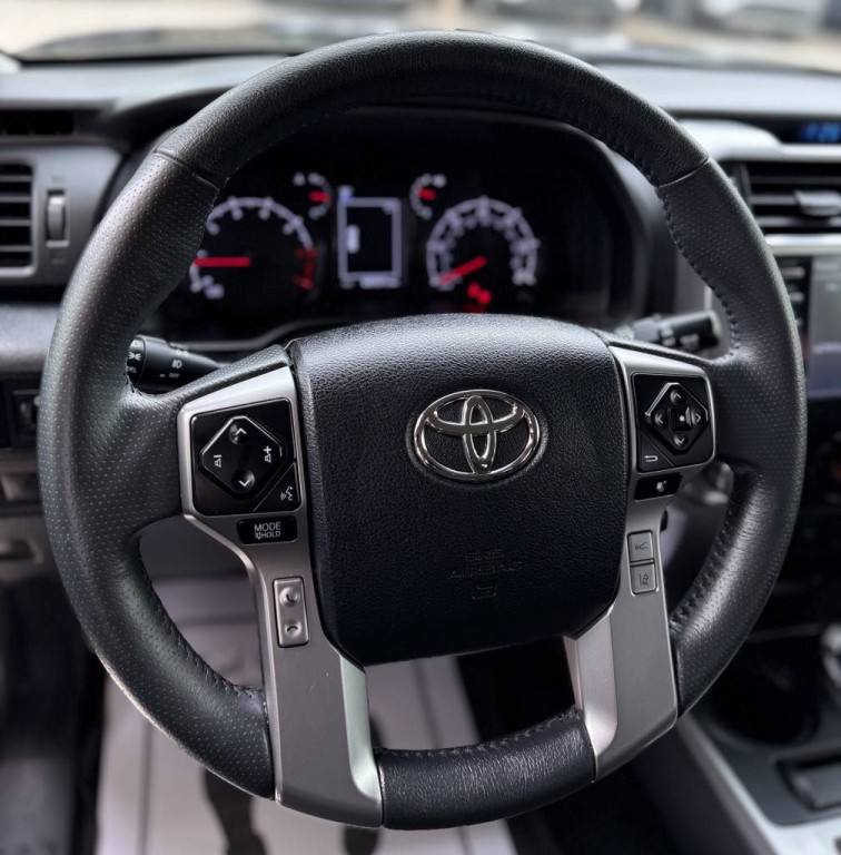 2022 Toyota 4Runner Image 16