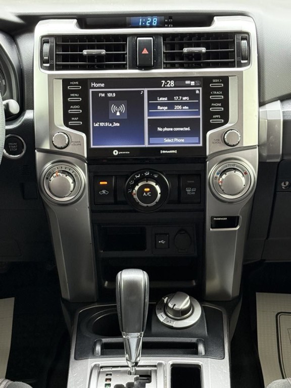 2022 Toyota 4Runner Image 22