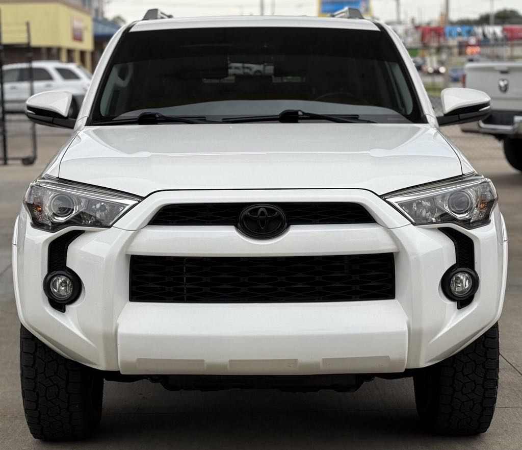 2018 Toyota 4Runner Image 2