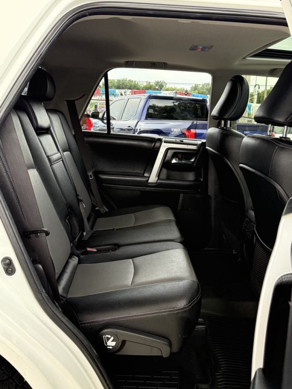 2018 Toyota 4Runner Image 22