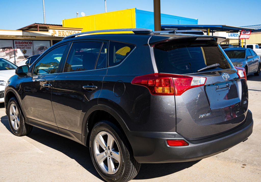 2014 Toyota Rav4 Image 8