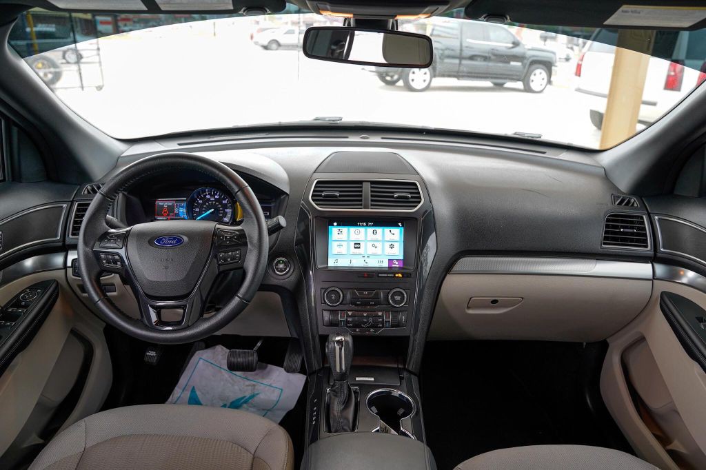 2018 Ford Explorer Image 16