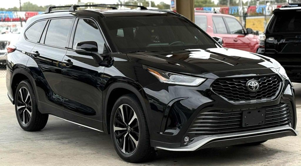 2022 Toyota Highlander Image 3