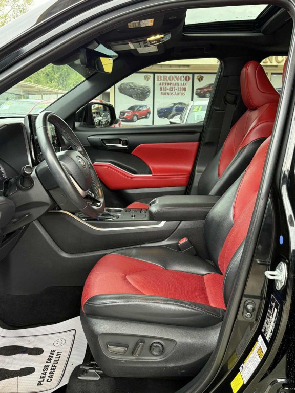 2022 Toyota Highlander Image 9