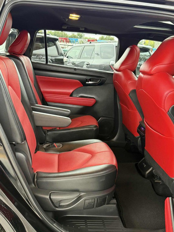 2022 Toyota Highlander Image 13