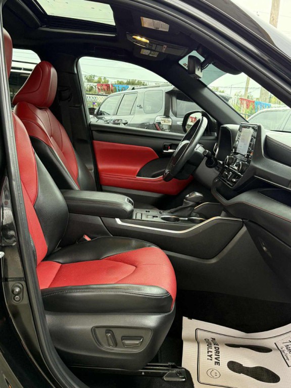 2022 Toyota Highlander Image 14