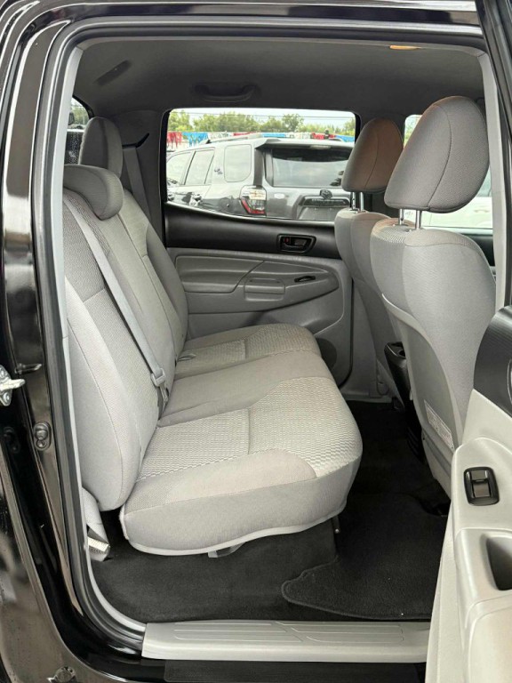 2015 Toyota Tacoma Image 10