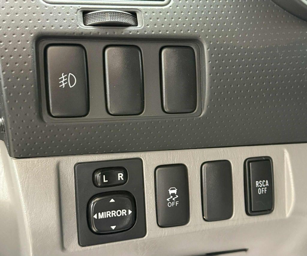 2015 Toyota Tacoma Image 12