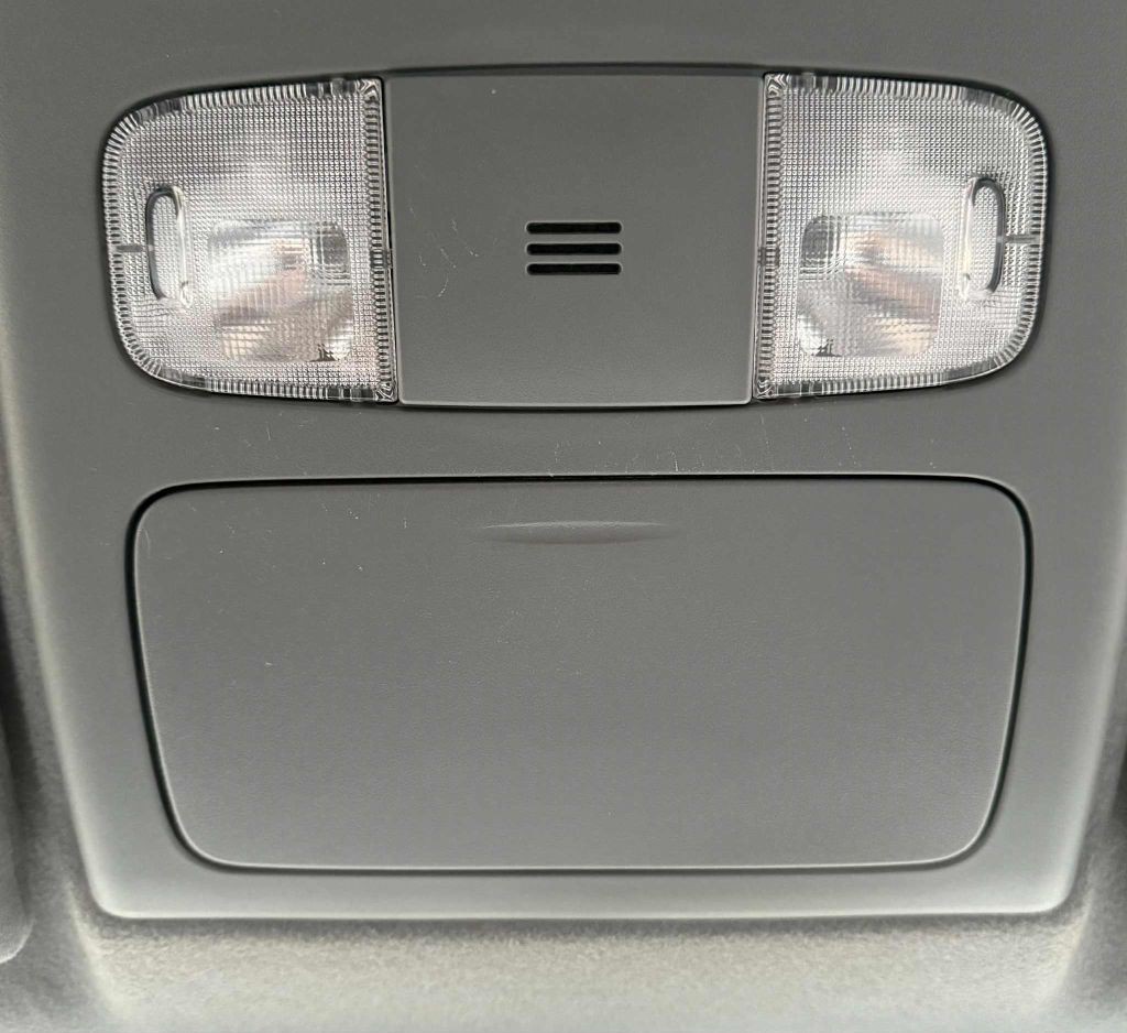 2015 Toyota Tacoma Image 16