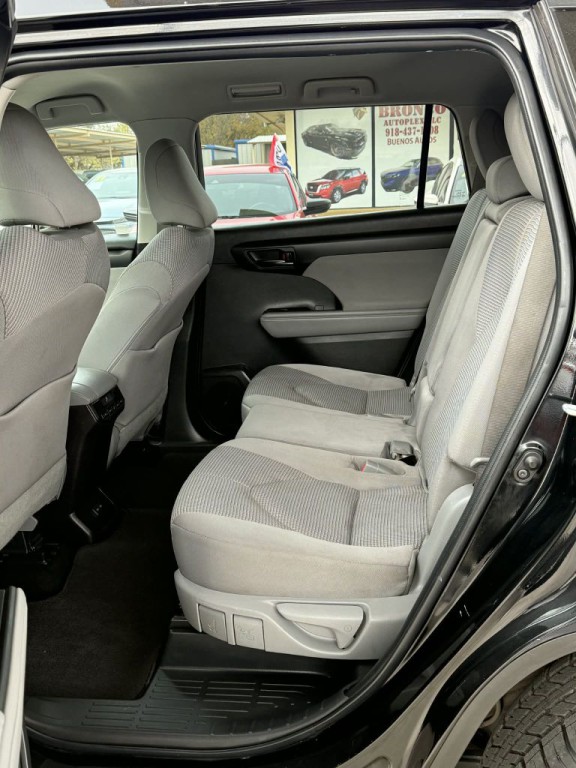 2022 Toyota Highlander Image 9