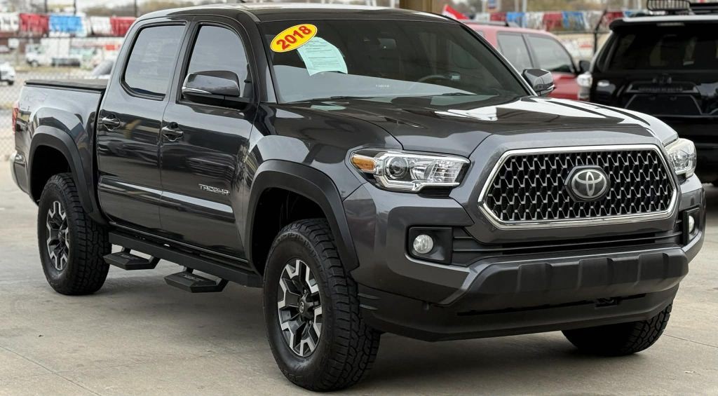 2018 Toyota Tacoma Image 3