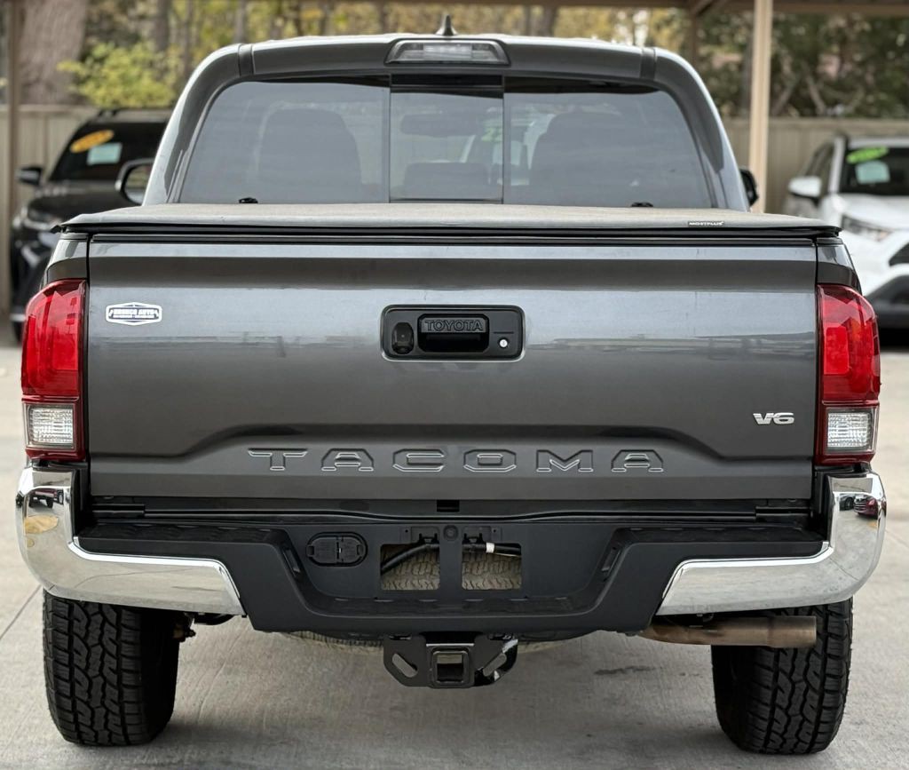 2018 Toyota Tacoma Image 5