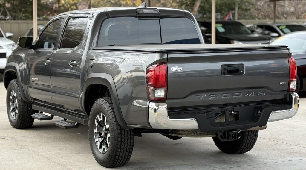 2018 Toyota Tacoma Image 6