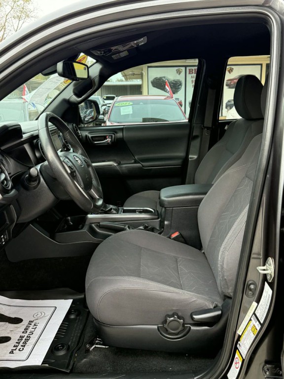 2018 Toyota Tacoma Image 10