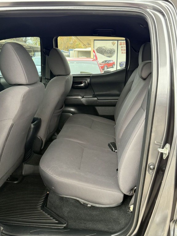 2018 Toyota Tacoma Image 11