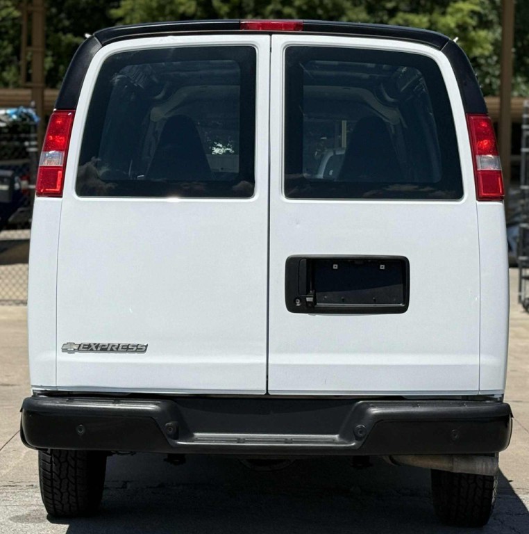 2023 Chevrolet Express Image 6
