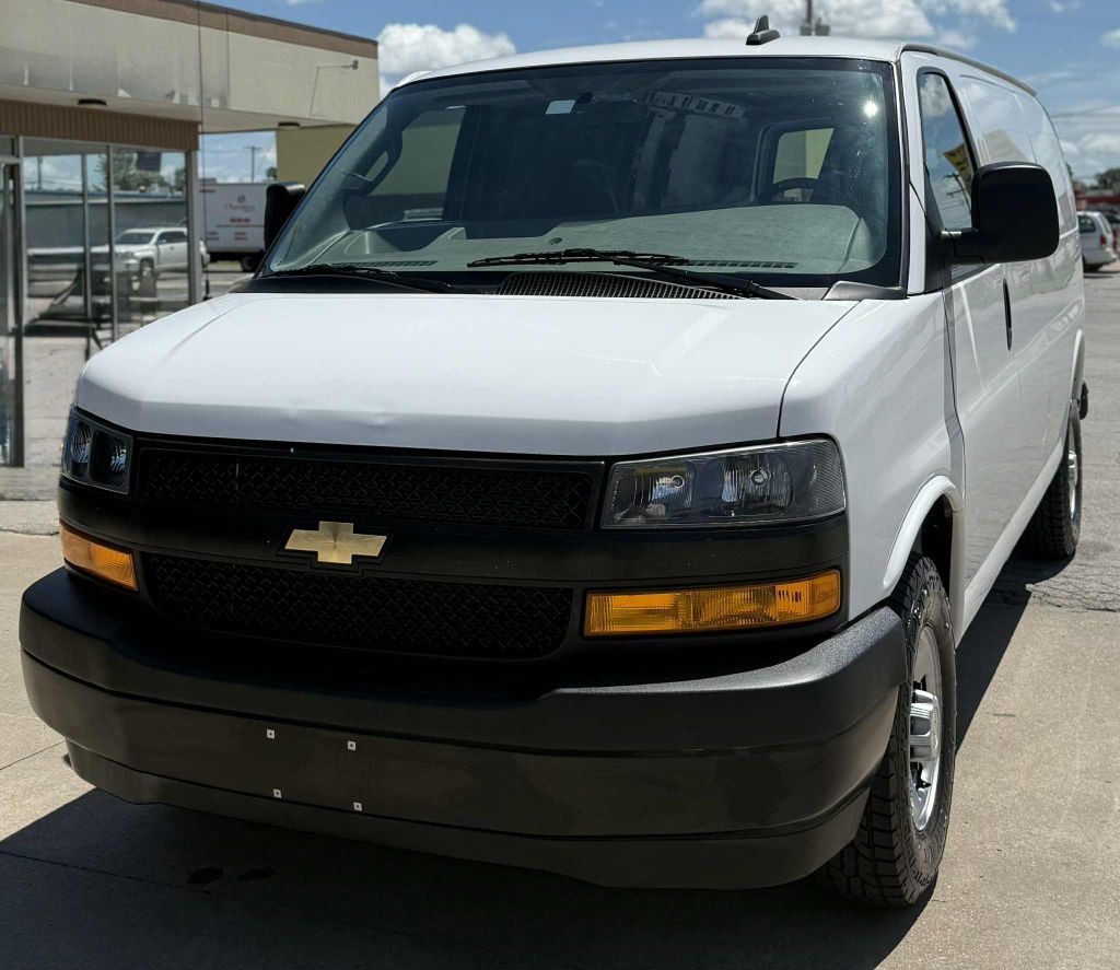 2023 Chevrolet Express Image 10