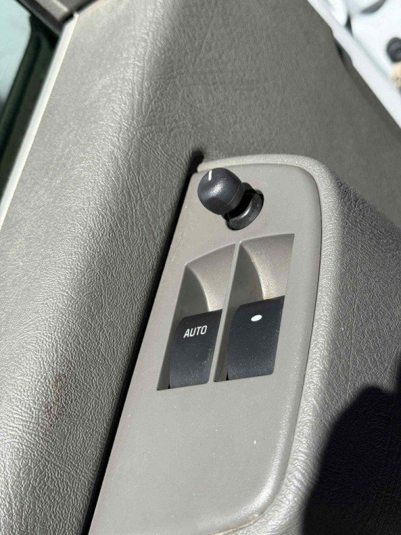 2023 Chevrolet Express Image 17