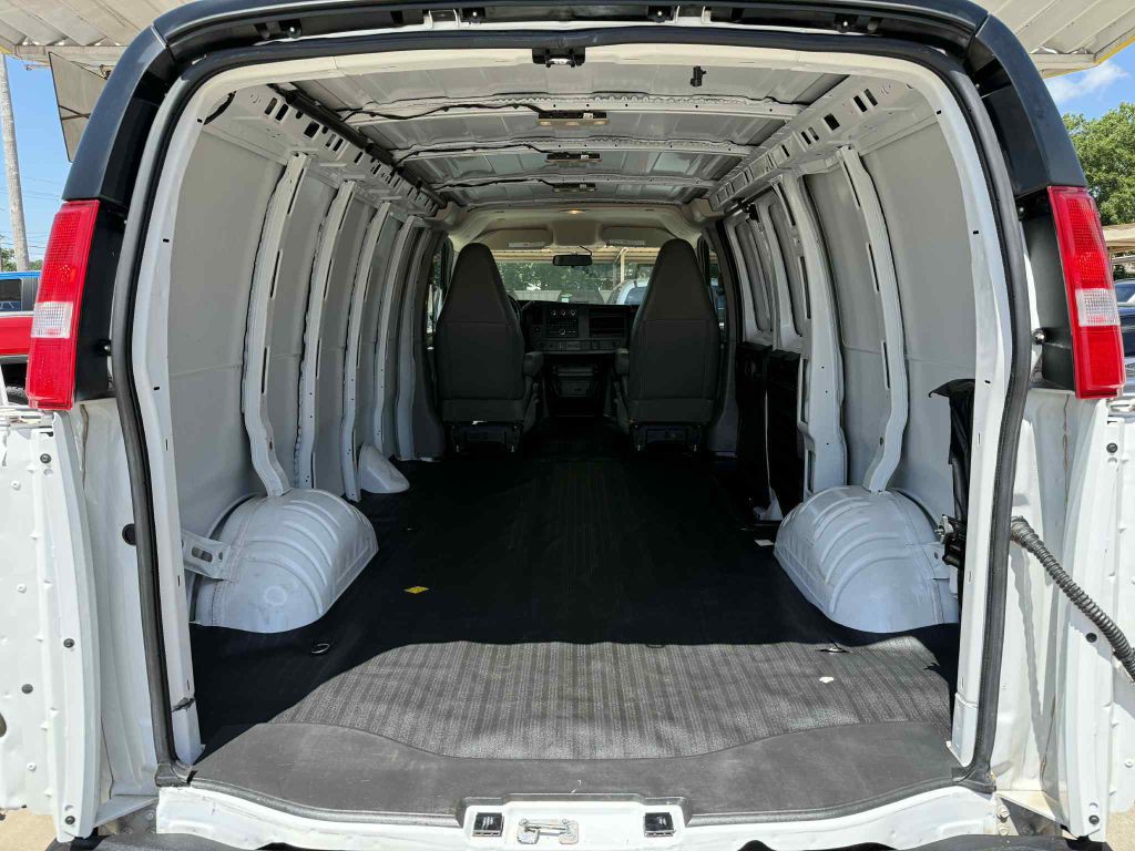 2023 Chevrolet Express Image 18