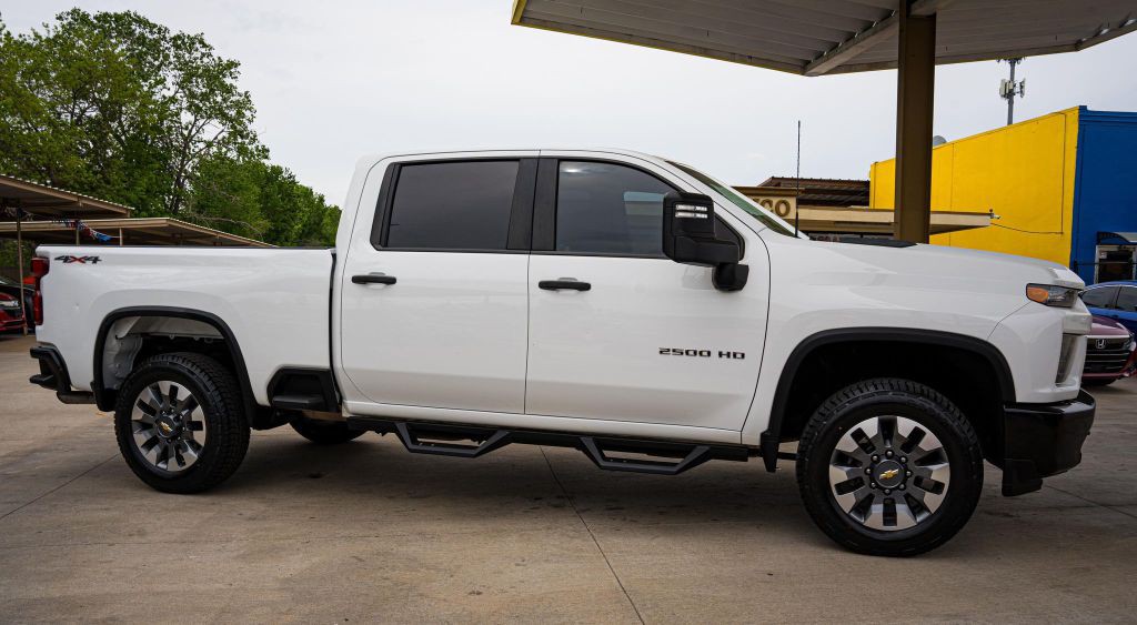 2021 Chevrolet Silverado 1500 Image 3