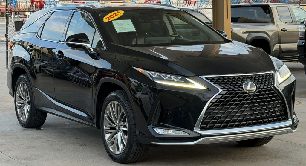 2021 Lexus RX Image 3