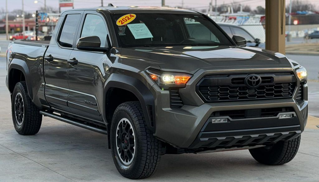 2024 Toyota Tacoma Image 3