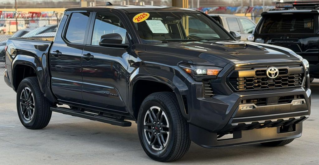 2025 Toyota Tacoma Image 3