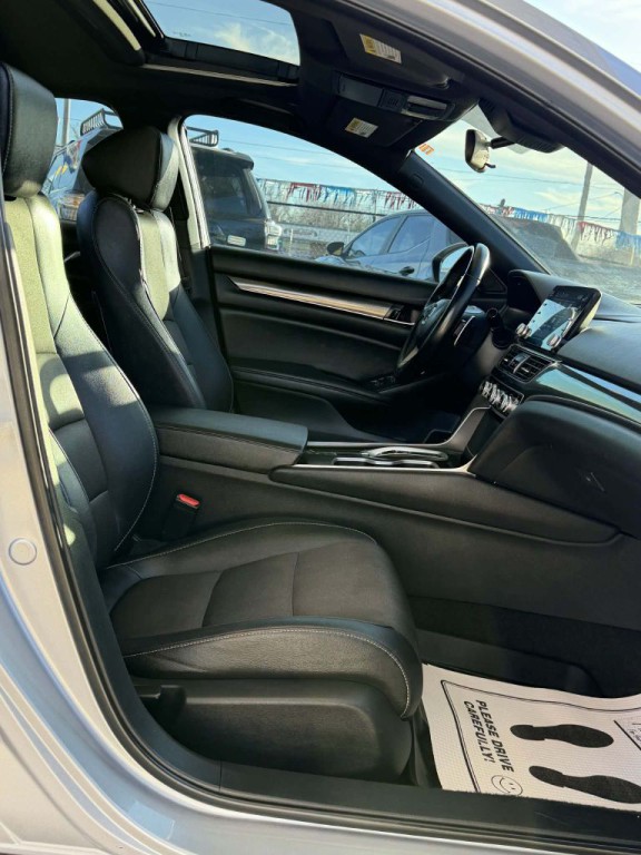 2020 Honda Accord Image 12
