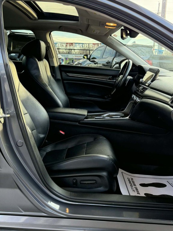 2018 Honda Accord Image 16