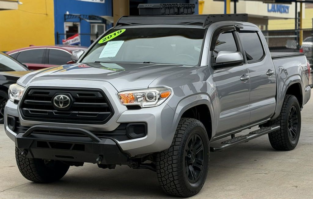 2019 Toyota Tacoma Image 1